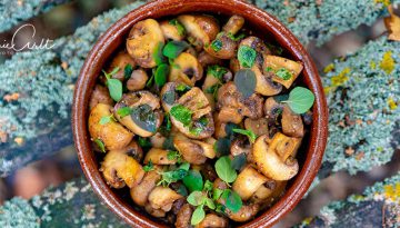 Champignons mit Oregano